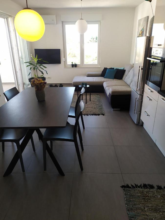 Apartament Tiamar Slatine Zewnętrze zdjęcie
