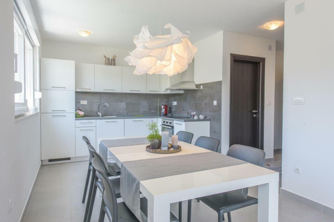 Apartament Tiamar Slatine Zewnętrze zdjęcie
